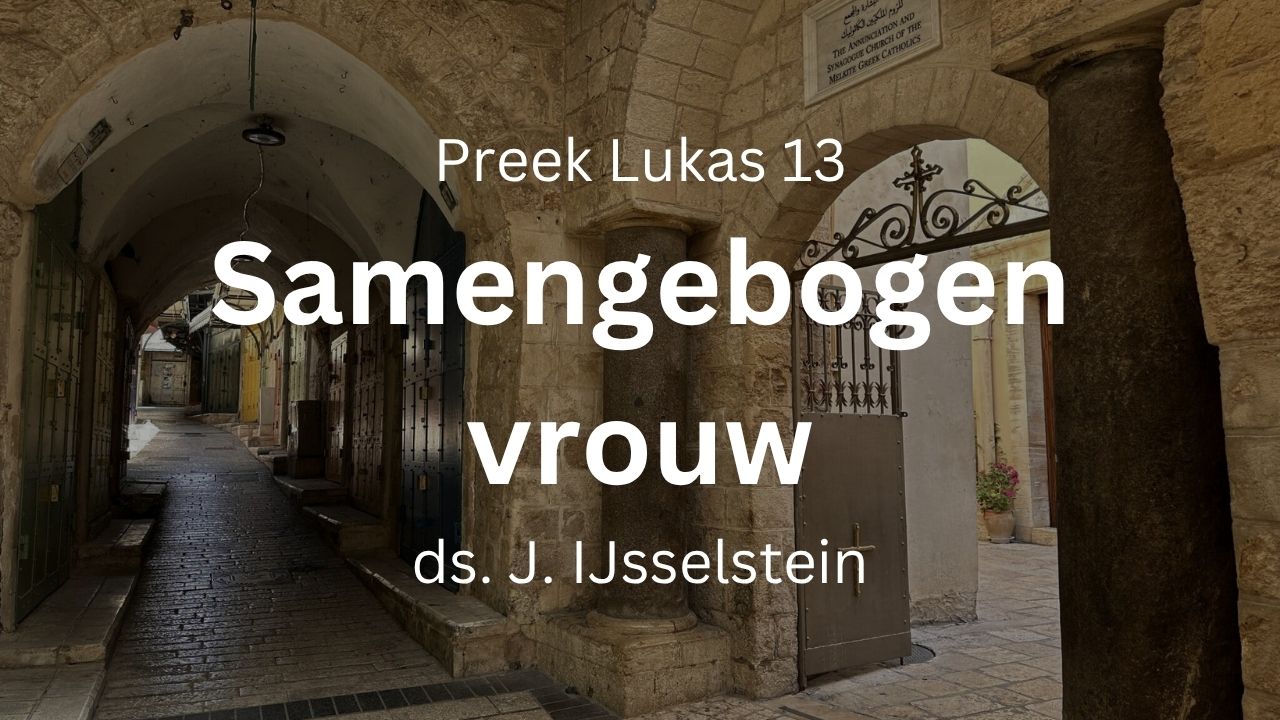 samengebogen krom gebogen vrouw